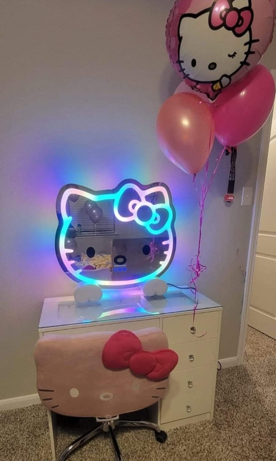 Hello kitty vanity mirror and desk